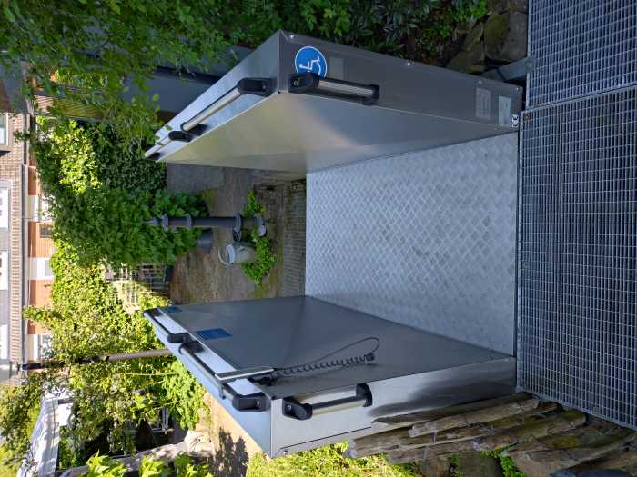 Foto Rollstuhllift Außenlift Hublift Herkules MB1000