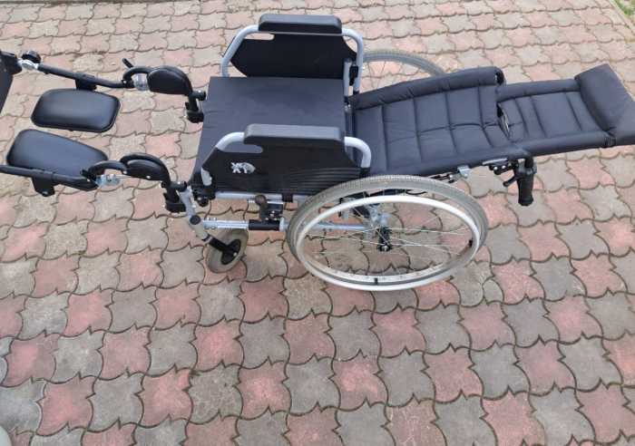 Foto Rollstuhl Transportrollstuhl Vermeiren Eclips X4