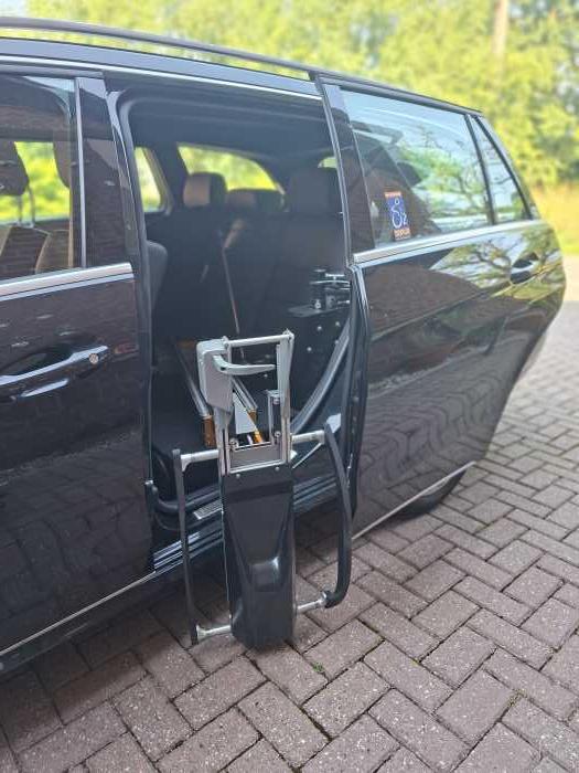 behindertengerechtes-auto-gebraucht Behindertengerecht umgebauter Mercedes E 200 Kombi