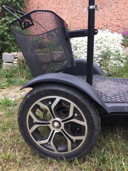 Foto Veleco ZT16 Dreirad Scooter