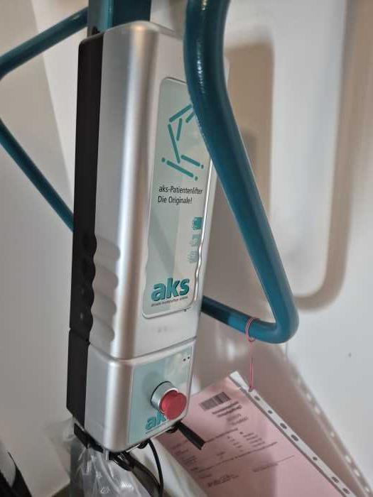 Foto Patientenlifter mit Zubehör, aks dualo, neu