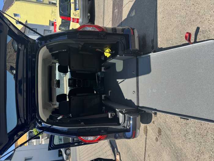 Foto Renault Kangoo mit Rollstuhlumbau – gepflegt und s