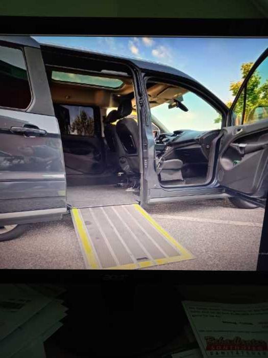 behindertengerechtes-auto-gebraucht Ford Toureno connetc