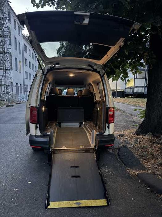 Foto VW Caddy Maxi Automatik | Rollstuhlrampe