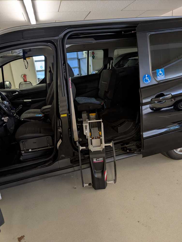 Foto Fahrzeug für Selbstfahrer Ford Tourneo Grande Conn