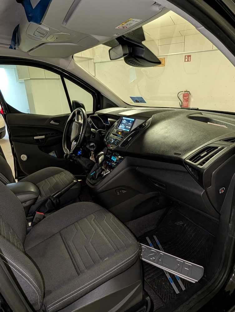 Foto Fahrzeug für Selbstfahrer Ford Tourneo Grande Conn