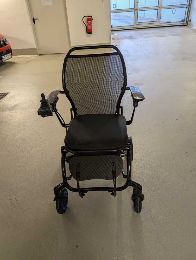 Foto 2 Elektrorollstühle aus Carbon 1