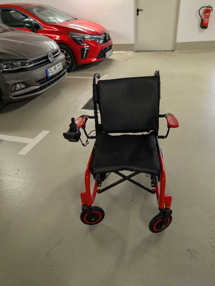 Foto 2 Elektrorollstühle aus Carbon 1