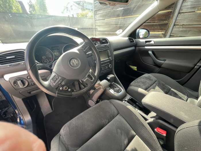 Foto Golf6 mit Rollstuhlladehilfe usw.