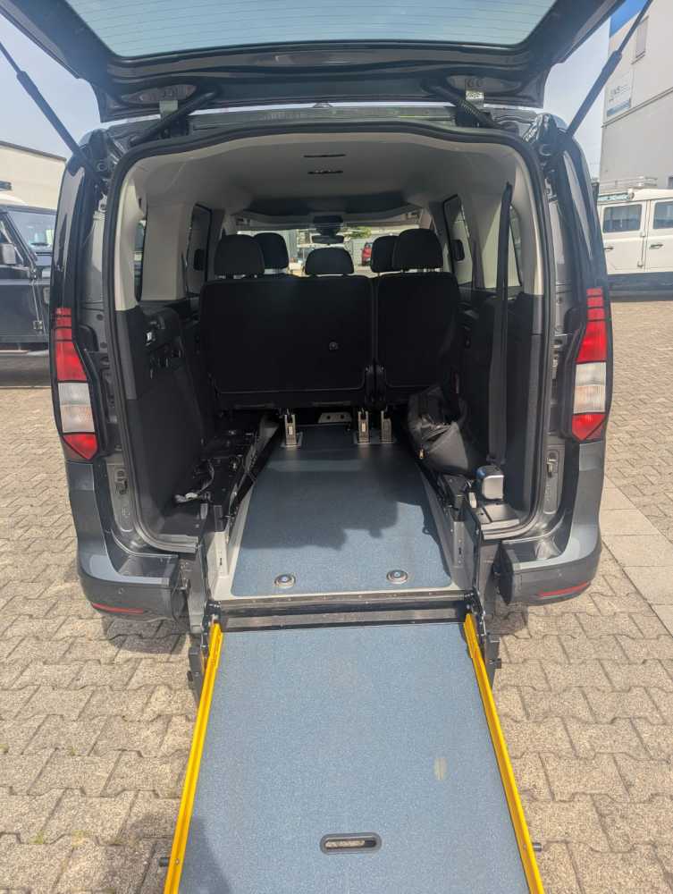 Foto Caddy Maxi 1.5 TSI DSG XL-Rollstuhlumbau Taxirampe