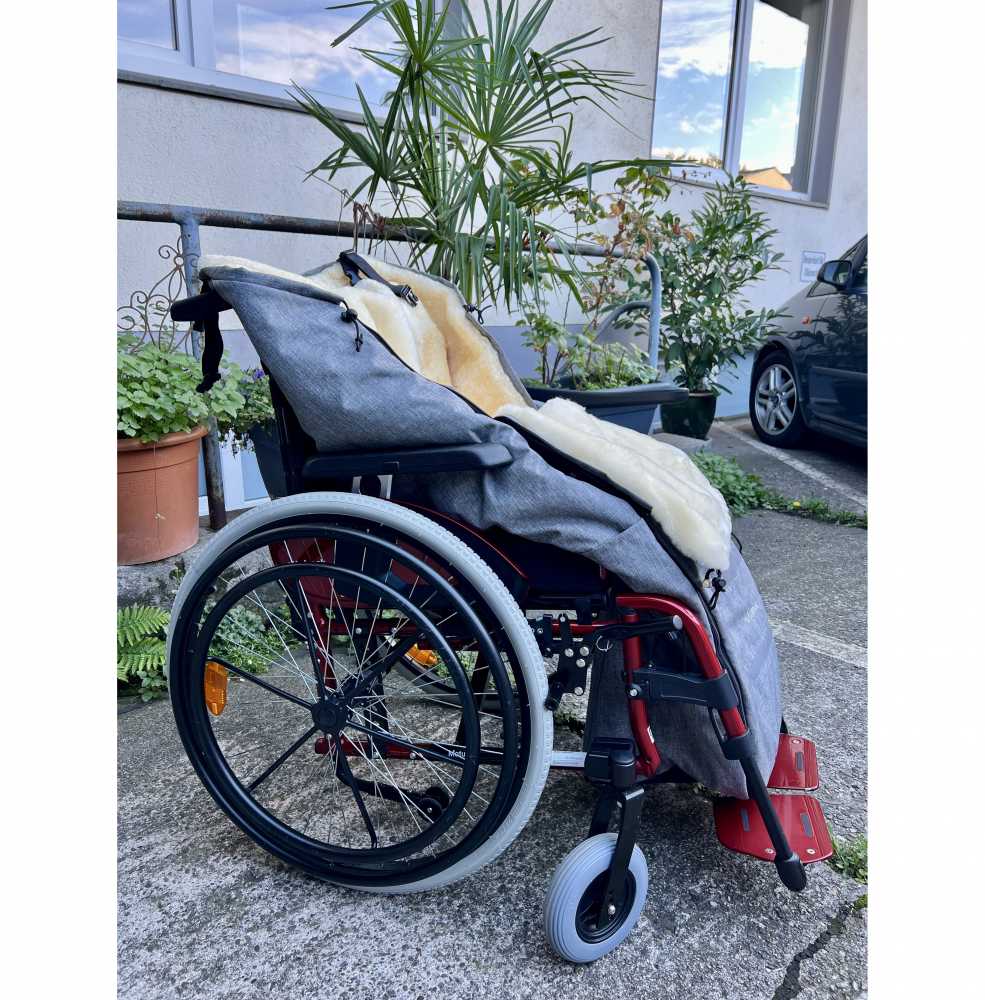 Foto Lammfell-Fußsack für Rollstuhl