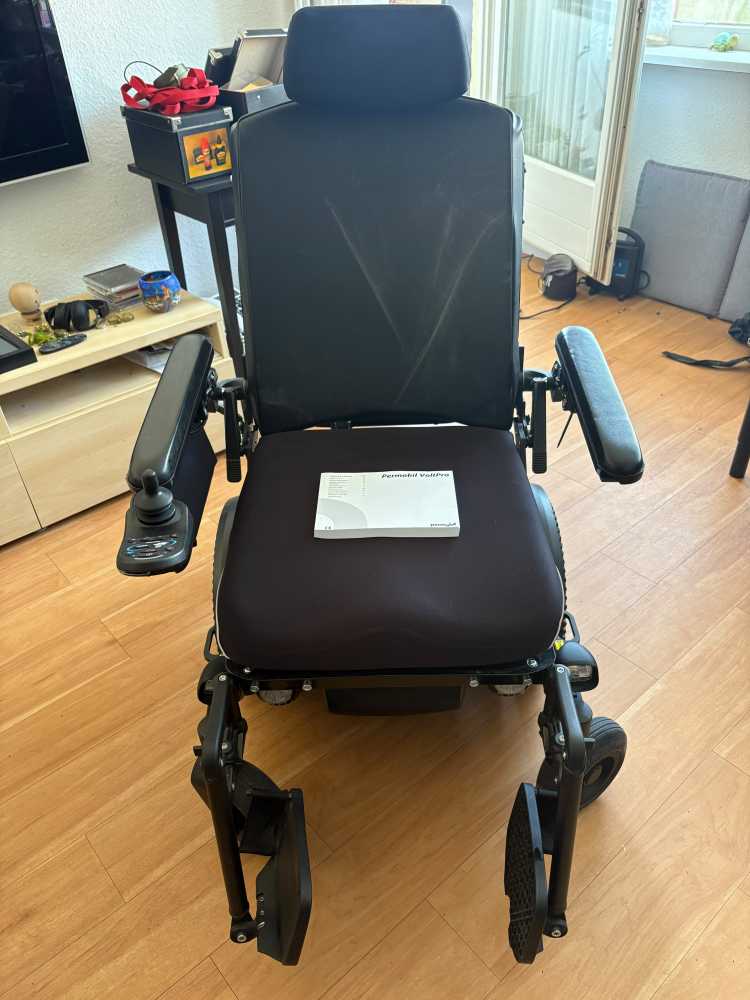 Foto Elektrischer Rollstuhl Permobil M1, BJ 2023