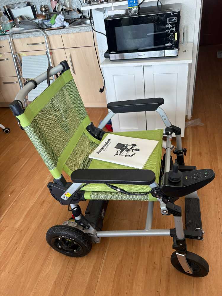 Foto Elektrischer Rollstuhl MovingStar 101, faltbar