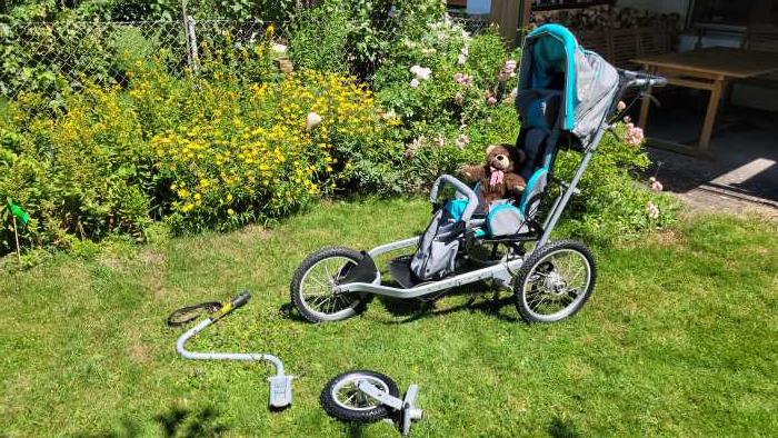 Foto Rehabuggy von Ottobock mit Fahrraddeichsel