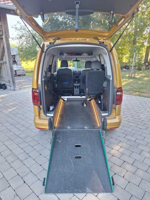 Foto VW Caddy behindertengerecht umgebaut/ Rollstuhlram