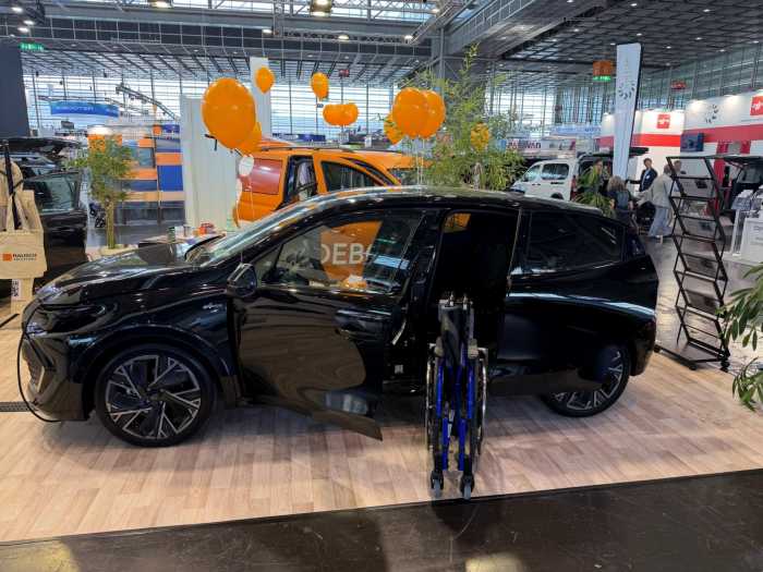 behindertengerechtes-auto-gebraucht Renault Clio VI Hybrid mit Ladeboy S2