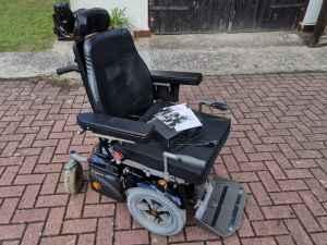 Rollstuhl und Zubehör: Elektrorollstuhl Chairman Permobil