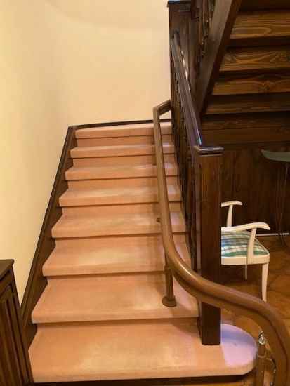 Foto Lift über 2 Treppenläufe mit Podest