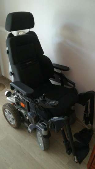Rollstuhl und Zubehör: Elektrorollstuhl Invacare Storm 4
