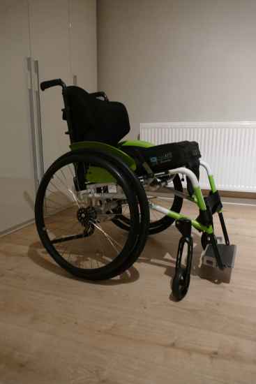Hilfsmittel: Aktiv Rollstuhl