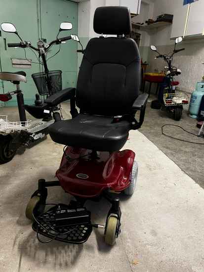 Rollstuhl und Zubehör: Elektro-Rollstuhl