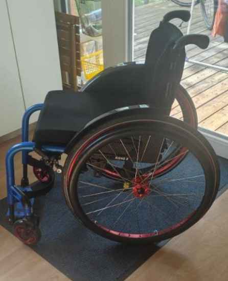 Hilfsmittel: Rollstuhl Meyra Nano X