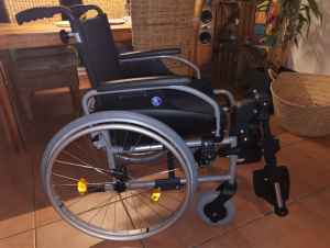 Foto Faltbarer Rollstuhl
