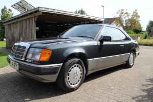 Behindertengerechtes Auto: Oltimer Mercedes 300CE