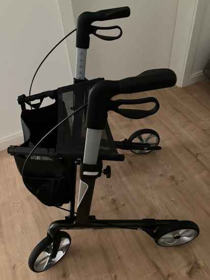 Foto Rollator  Russka Vital Carbon 54cm 62cm 