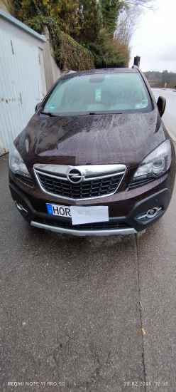 Foto Opel Mokka mit Gasring und Handbetriebsbremse