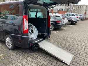 Foto Citroen Jumpy mit Rollstuhlrampe