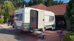Behindertengerechtes Auto: Wohnwagen Rollstuhl
