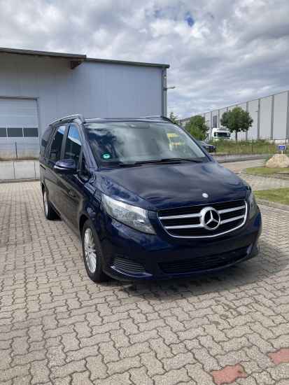 Behindertengerechtes Auto: MB V-250 lang mit Hub-Schwenk-Sitz in 2. Sitzreihe