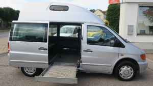 Foto Mercedes Benz Vito mit Rollstuhl Lift