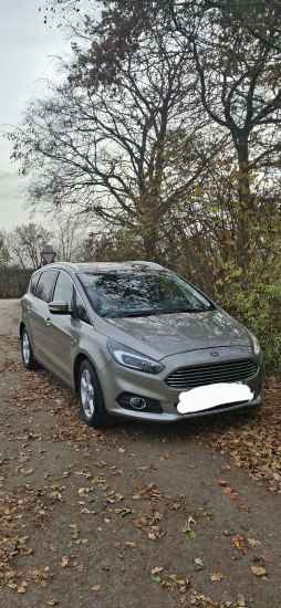 Foto Ford S-Max mit Handgas und Multifunktionsknopf