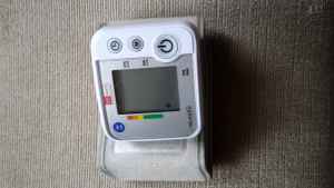 Foto Handgelenk-Blutdruckmessgerät