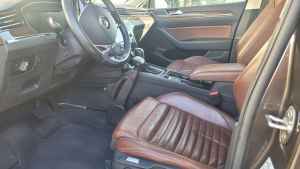 Behindertengerechtes Auto: VW Passat mit Handgerät + EDAG Verladesystem