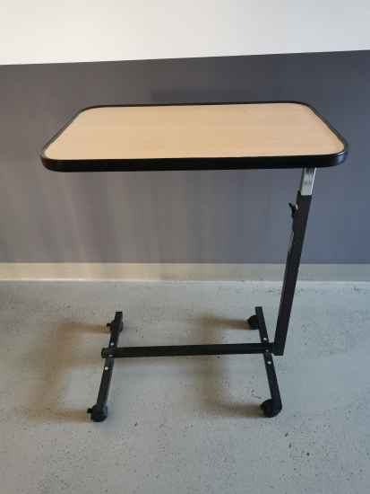 Hilfsmittel: Bett- und Beistelltisch Basic Buche