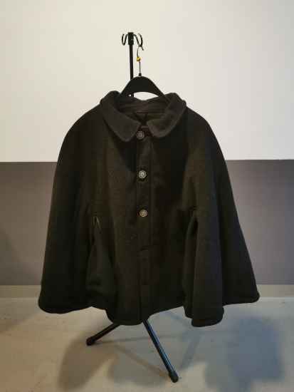 Hilfsmittel: Rollstuhl-Poncho Sitzsack