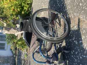 Foto EHandbike Dynagil mit zugehörigen Rollstühlen