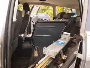 Behindertengerechtes Auto: VW Passat Variant mit Rollstuhleinzug