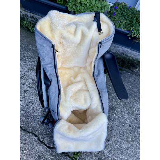 Foto Lammfell-Fußsack für Rollstuhl