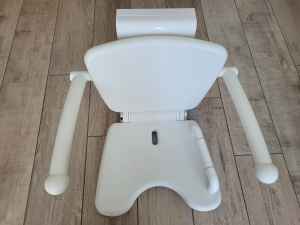 Hilfsmittel: Hewi Duschklappsitz + Armlehnen Höhenverstellbar