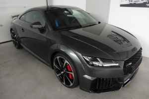 Behindertengerechtes Auto: Audi TT RS Gasring Bremshebel Pedalabdeckung