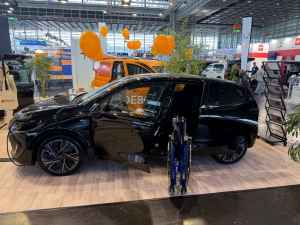 Behindertengerechtes Auto: Renault Clio VI Hybrid mit Ladeboy S2