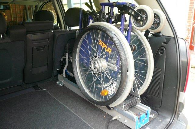 Ein behindertengerechtes Auto umbauen: Zuschuss durch Stiftungen